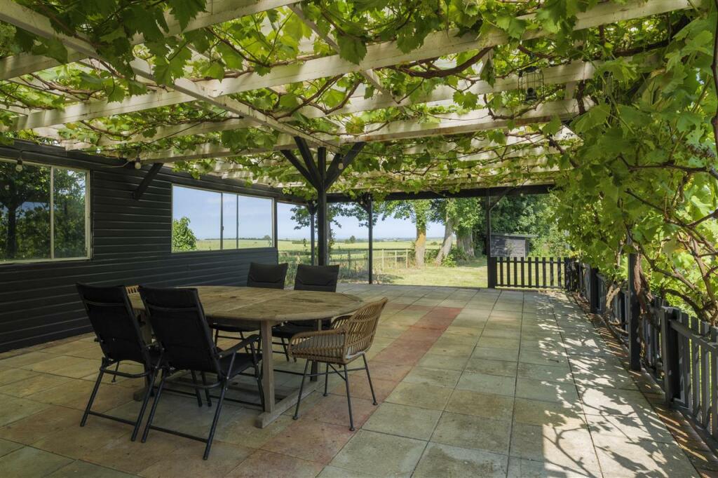 Additional property image - Longview, Roman Road, Maydensole