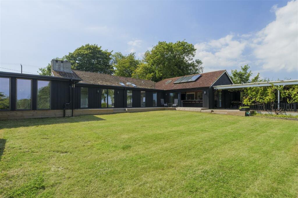 Additional property image - Longview, Roman Road, Maydensole