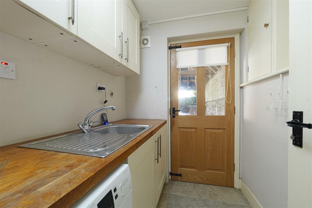 Additional property image - The Stables, Howletts Farm, Shottenden