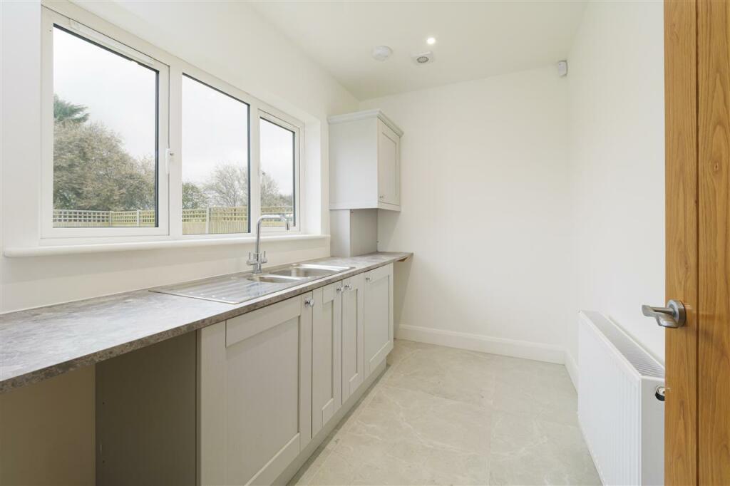Additional property image - Manston Manor, Manston Road, Manston