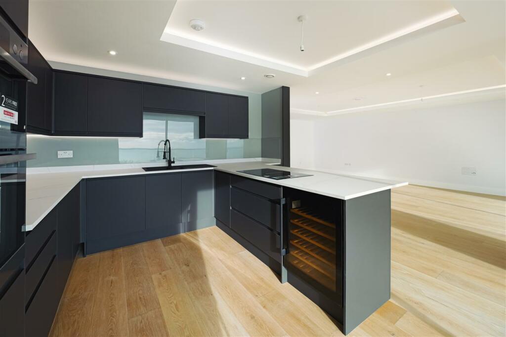 Additional property image - The Penthouse, Coast House, Encombe Hill, Sandgate