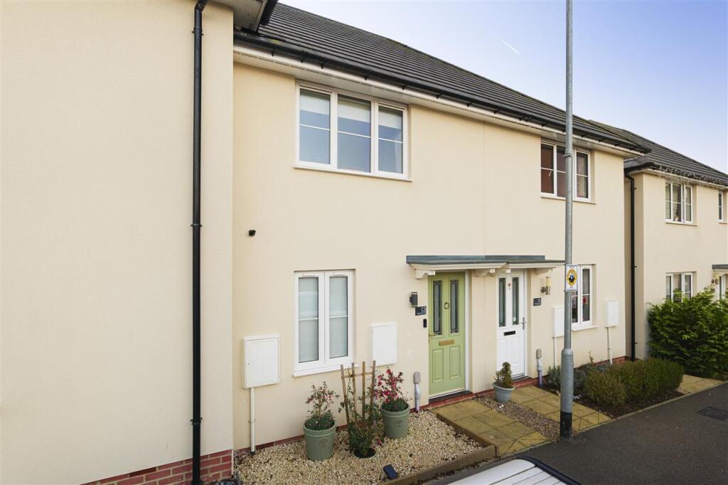 Main image of property: Rhondda Vale, Aylesham