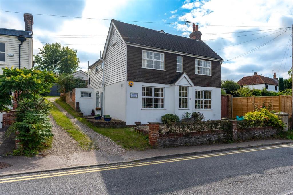 4 bedroom detached house for sale in Old Well House, 11 The Street, BoughtonunderBlean, ME13