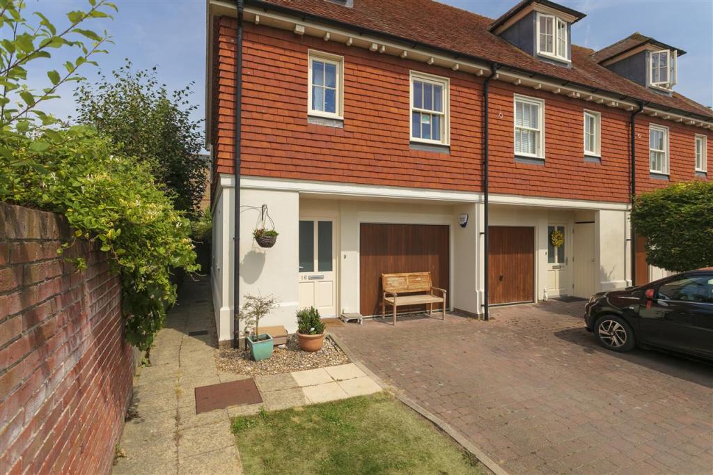 2 bedroom end of terrace house for sale in Goldings Wharf, Belvedere