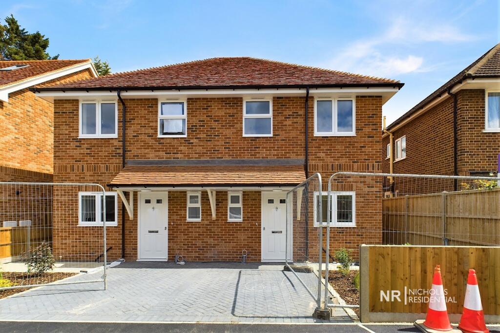 2 bedroom semidetached house for sale in Verona Drive, Surbiton