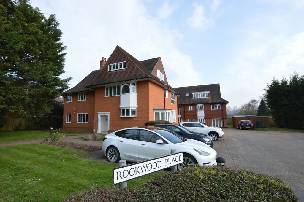2 bedroom apartment for sale in London Road South, Merstham, RH1