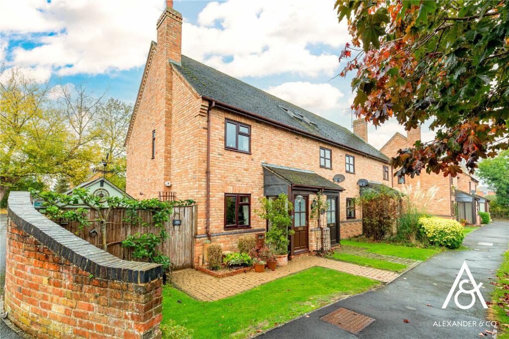 2 bedroom end of terrace house for sale in Marks Orchard, Granborough