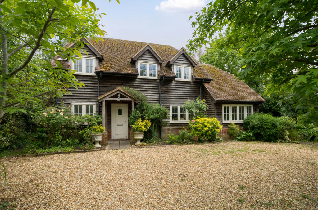 3 bedroom detached house for sale in St. Marys Road, East Claydon