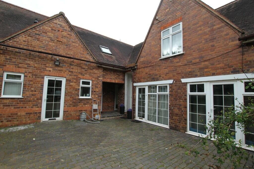 Main image of property: Manor Court Road, Nuneaton, Warwickshire, CV11