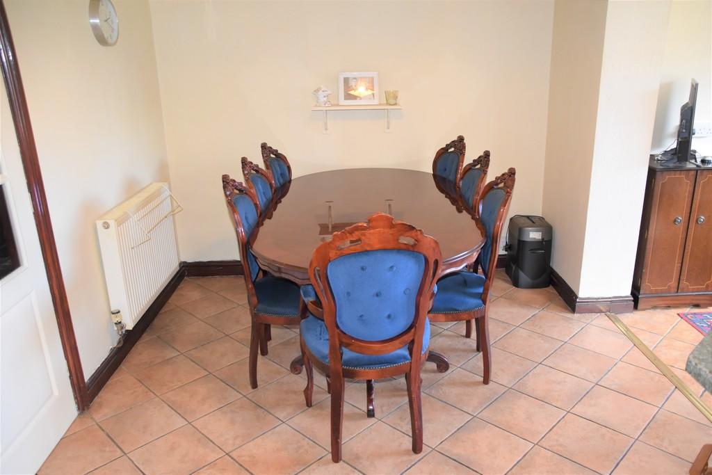 4 bedroom detached bungalow for sale in Uttoxeter Road, Catchems Corner