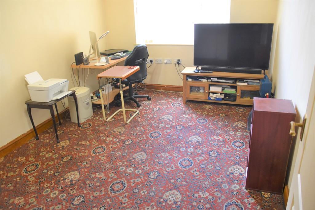 4 bedroom detached bungalow for sale in Uttoxeter Road, Catchems Corner