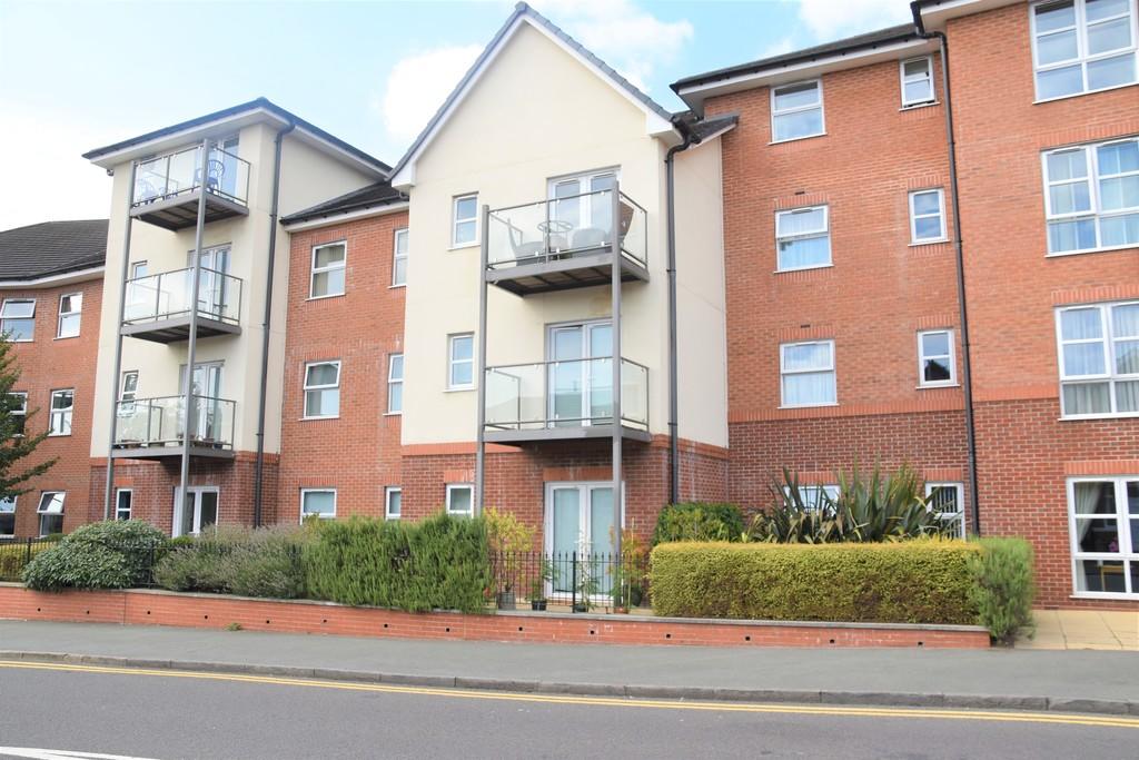 2 bedroom ground floor flat for sale in Adlington House, High Street, Wolstanton, Newcastle