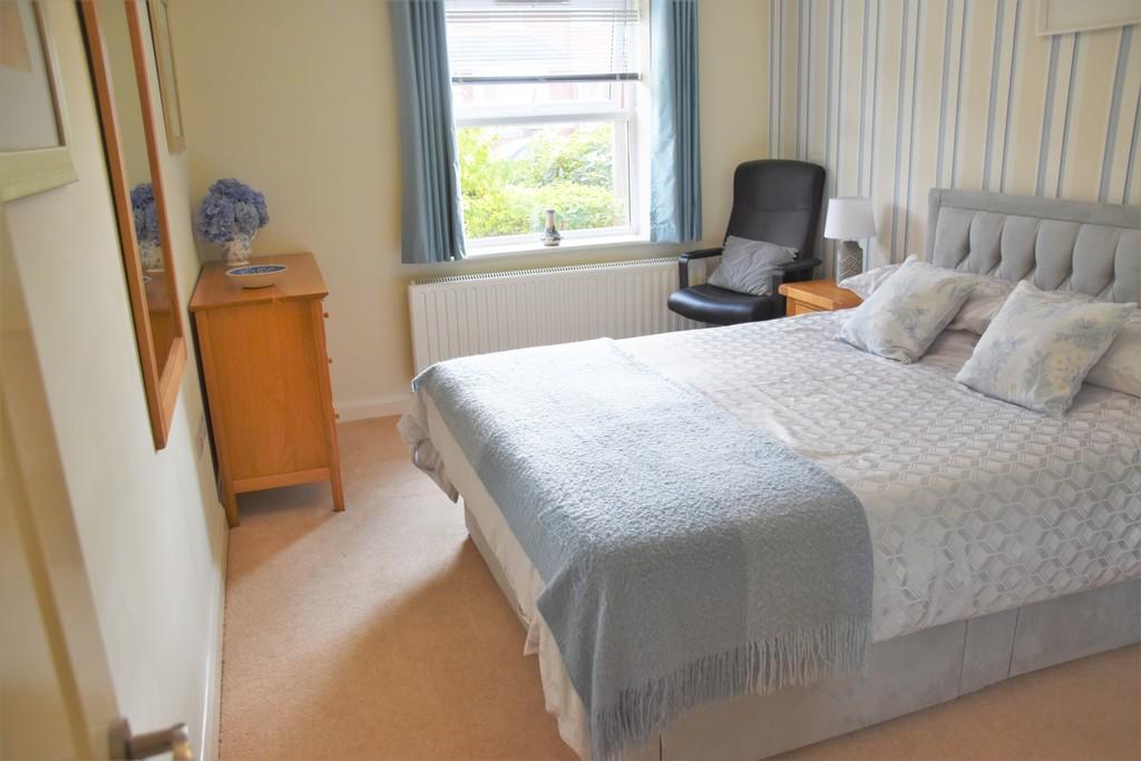 2 bedroom ground floor flat for sale in Adlington House, High Street