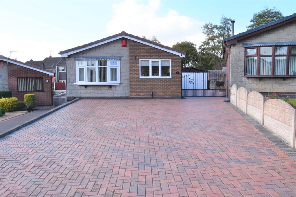 3 bedroom detached bungalow for sale in Conrad Close, Meir Hay, Stoke-on-Trent, ST3
