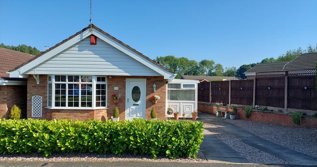 2 bedroom detached bungalow for sale in Rylestone Close, Meir Park, Stoke-on-Trent, ST3