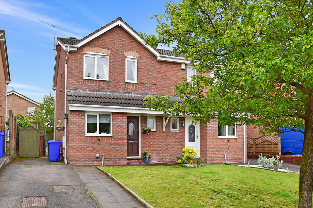 3 bedroom semidetached house for sale in Althrop Grove, Longton