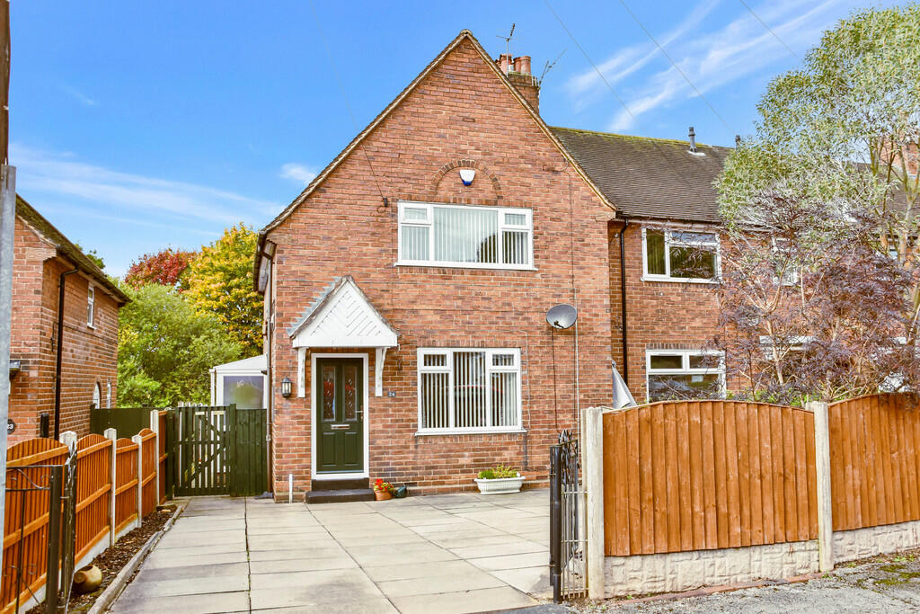 2 bedroom end of terrace house for sale in Hempstalls Grove, Newcastle