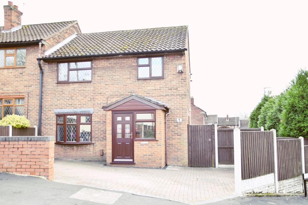 3 bedroom semidetached house for sale in Hillside Road, Baddeley Green