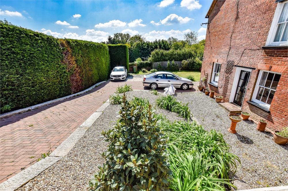 4 bedroom detached house for sale in Wethersfield Road, Sible Hedingham