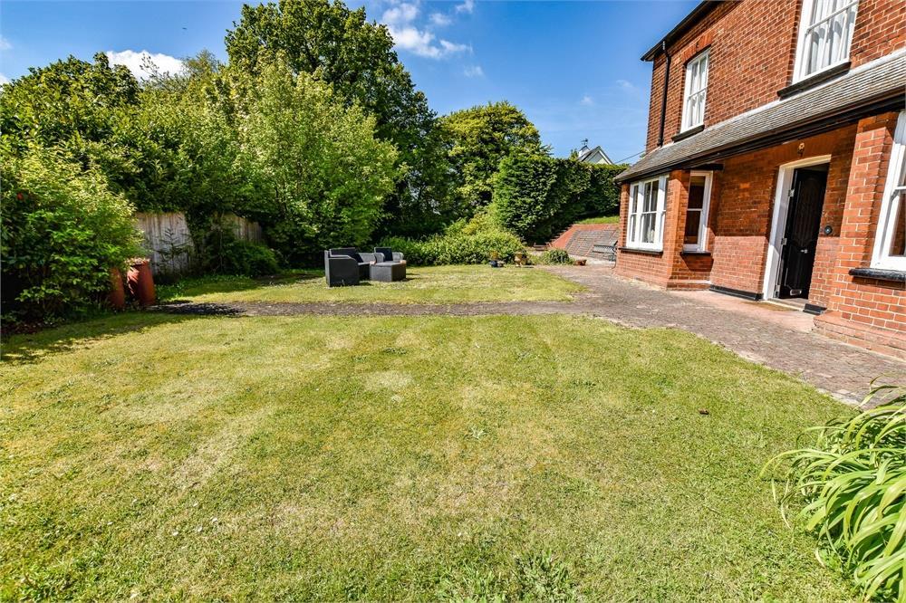 4 bedroom detached house for sale in Wethersfield Road, Sible Hedingham