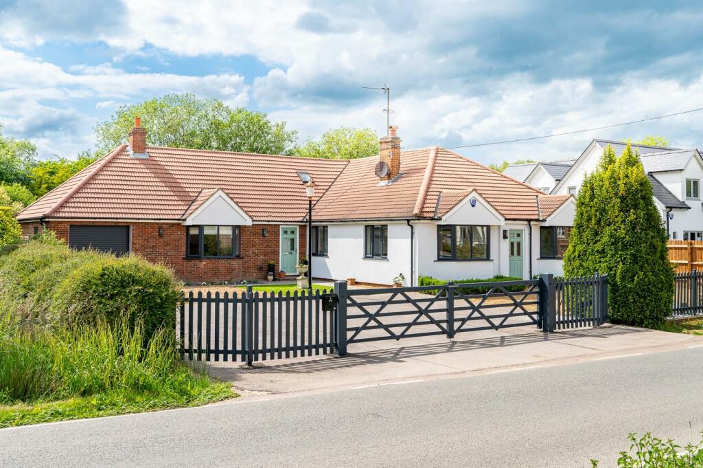 5 bedroom detached house for sale in Old Mead Road, Henham,