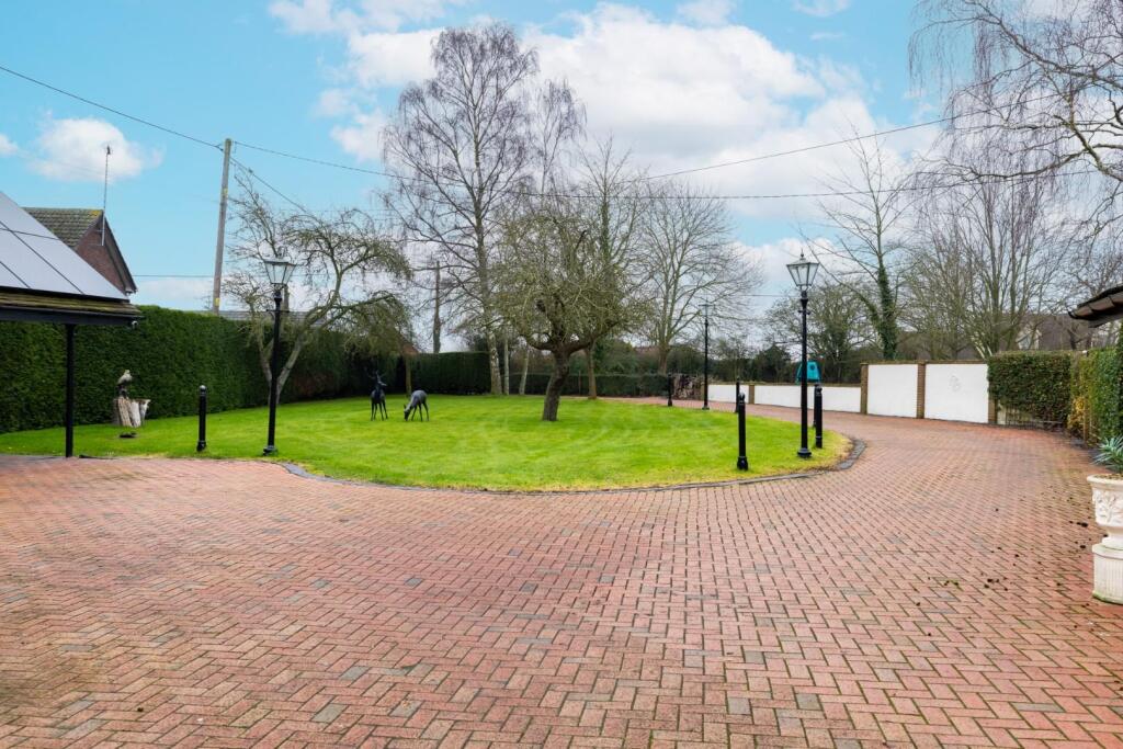 Additional property image - Gransmore Green, Felsted, Dunmow