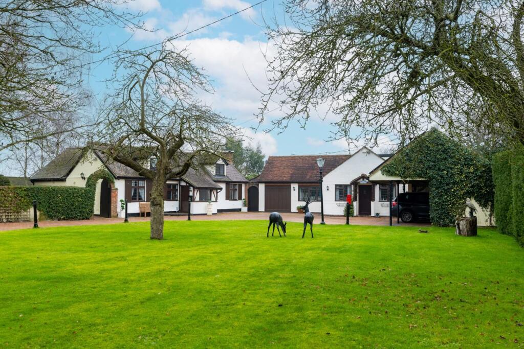 Additional property image - Gransmore Green, Felsted, Dunmow