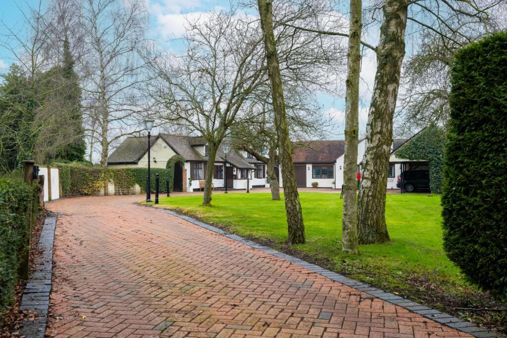 Additional property image - Gransmore Green, Felsted, Dunmow