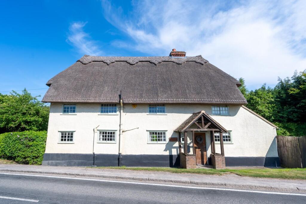 4 bedroom cottage for sale in High Roding, Dunmow, Essex, CM6