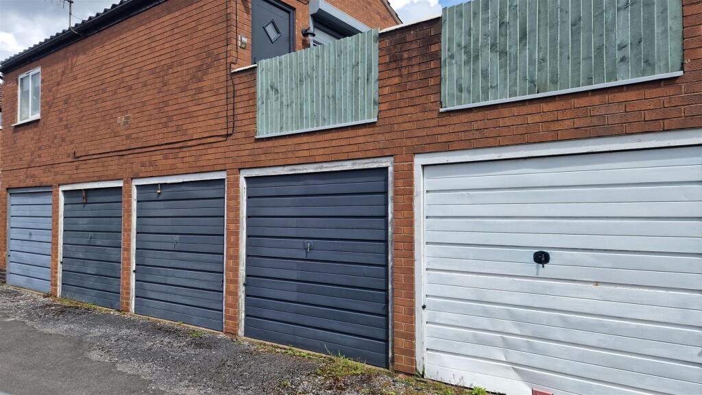 Main image of property: Garage at 2 Syderstone Walk,Arnold