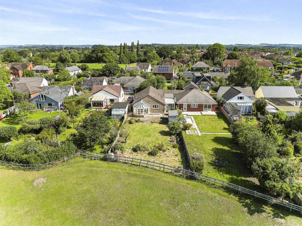 2 bedroom bungalow for sale in Highfield Lane, Woodfalls, Salisbury