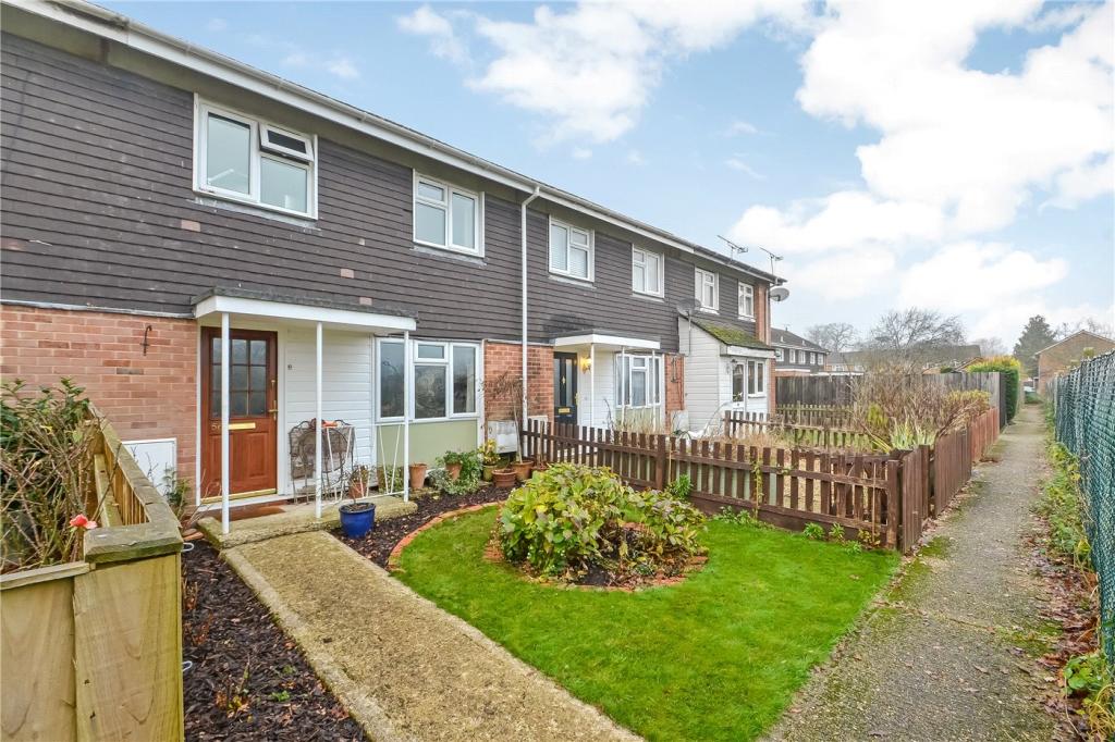 3 bedroom terraced house for sale in Woodley Close, Romsey, SO51