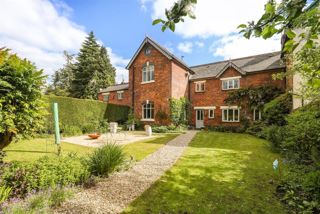 Main image of property: London Road, Thrupp, Stroud