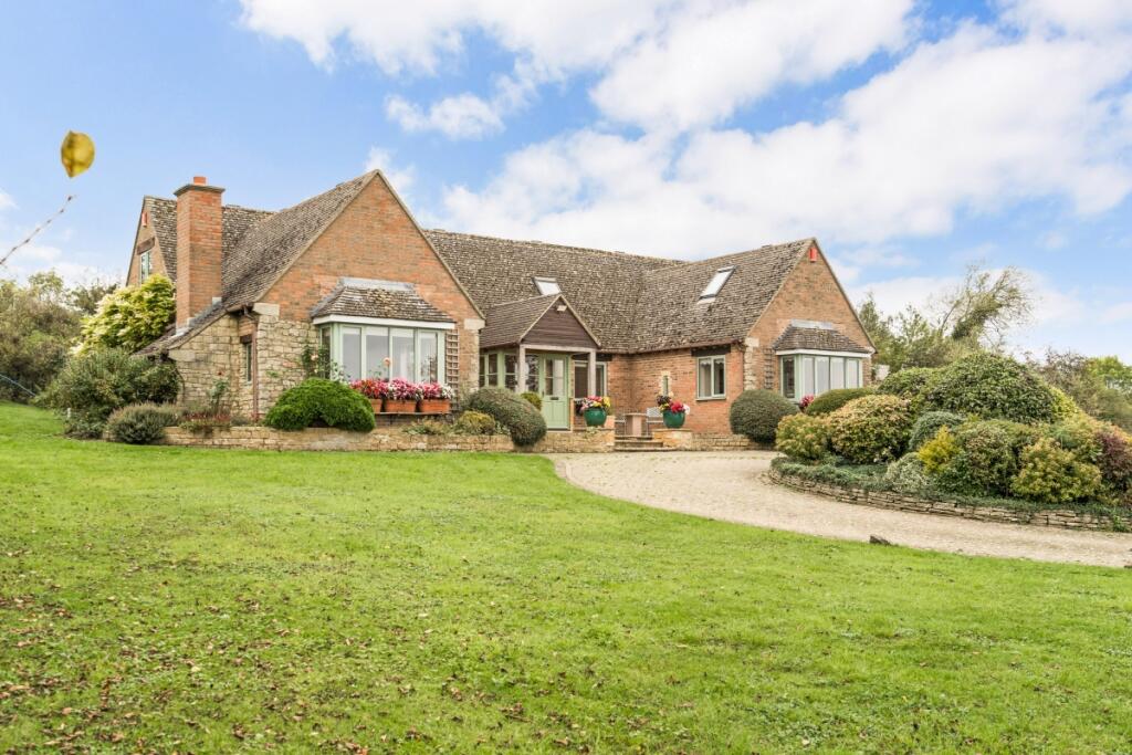 Main image of property: Evesham Road, Broadway