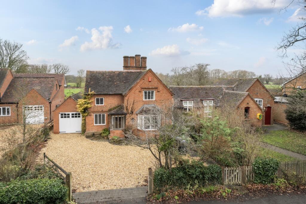 Main image of property: Charlecote, Warwick, CV35