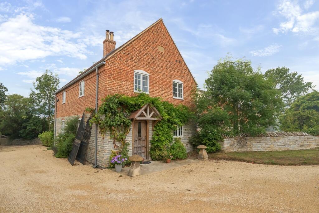 Main image of property: Buckle Street, Ullington, WR11