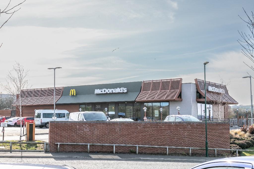 Light industrial facility to lease in Skelton Industrial Estate