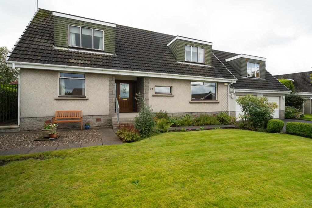 Main image of property: 12 Broom Gardens, Lenzie, G66 4EH