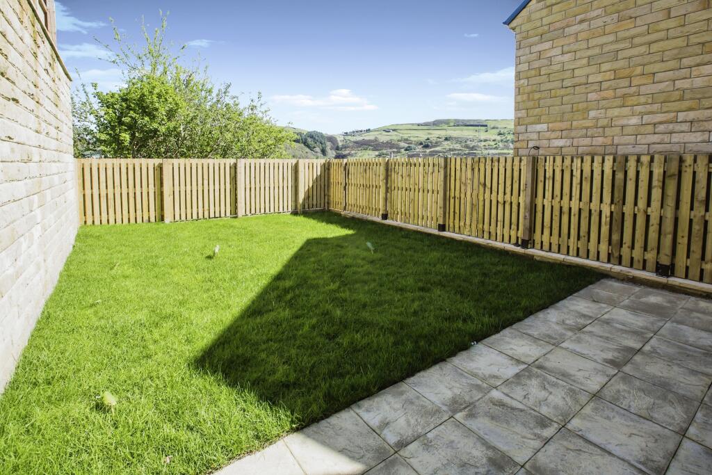 3 bedroom detached house for sale in Park View, Holmfield, Halifax