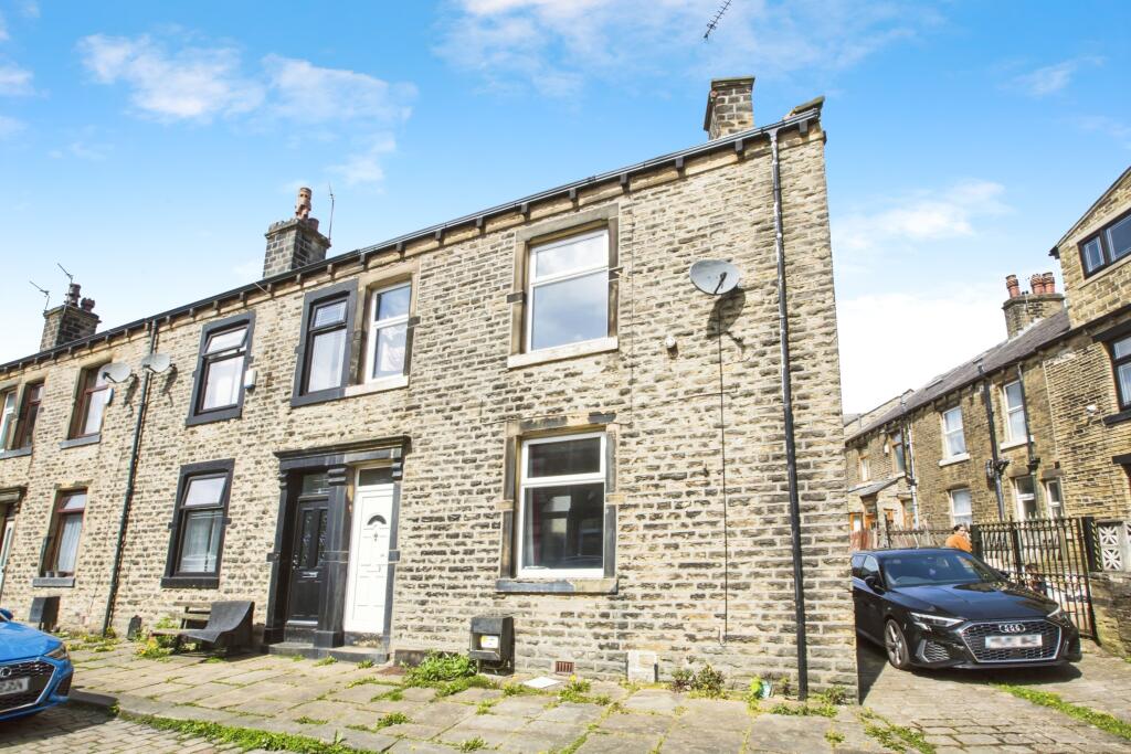 2 bedroom end of terrace house for sale in Unity Terrace, Halifax, West
