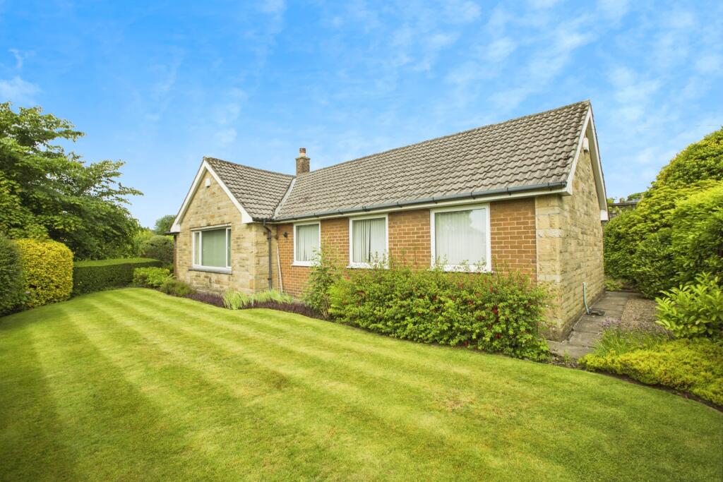 3 bedroom bungalow for sale in Norton Tower, Halifax, West Yorkshire, HX2