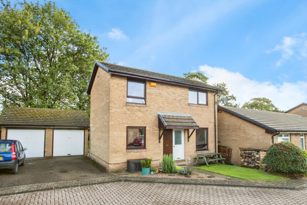 Main image of property: Warren Park, BRIGHOUSE, West Yorkshire, HD6