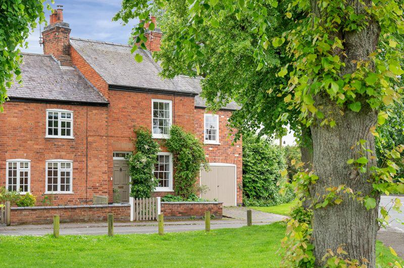3 bedroom character property for sale in Great Bowden, Market