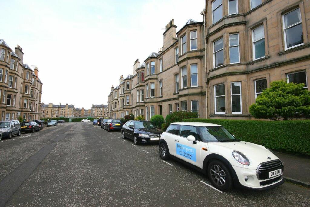 Flat to rent on Comely Bank Grove