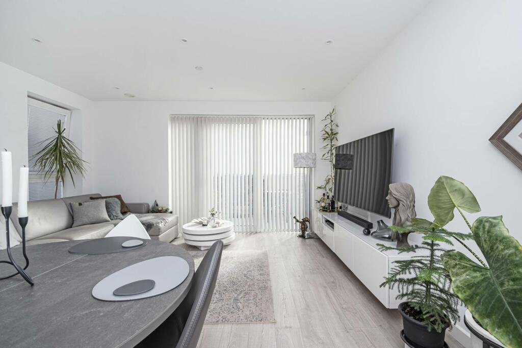 2 Bedroom Flat For Sale In Damsel Walk Hendon London Nw9