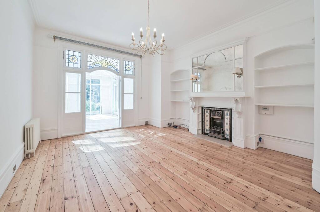 Main image of property: Church Crescent, Church End, London, N3