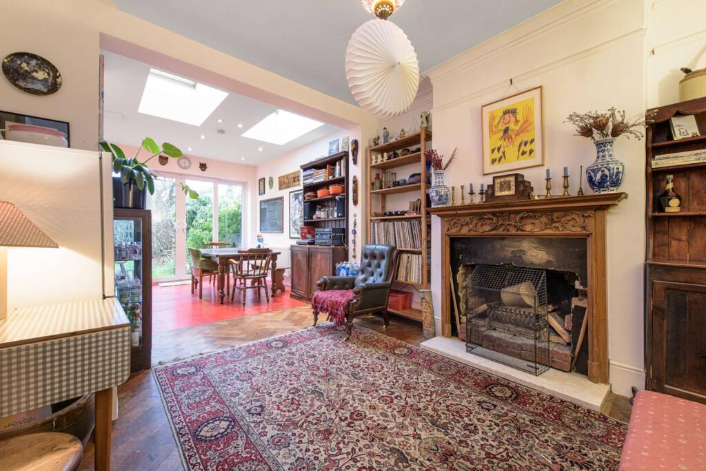 Main image of property: Hilton Avenue, North Finchley, London, N12