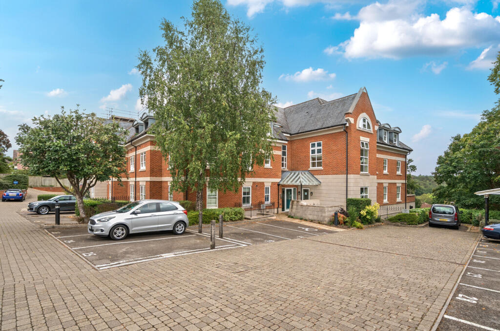 Main image of property: Shortheath Road, Farnham, Surrey, GU9