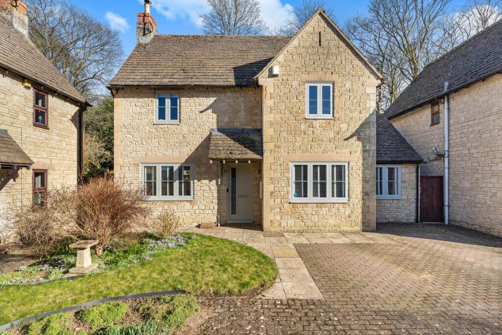Main image of property: Glovers Close, Chipping Norton