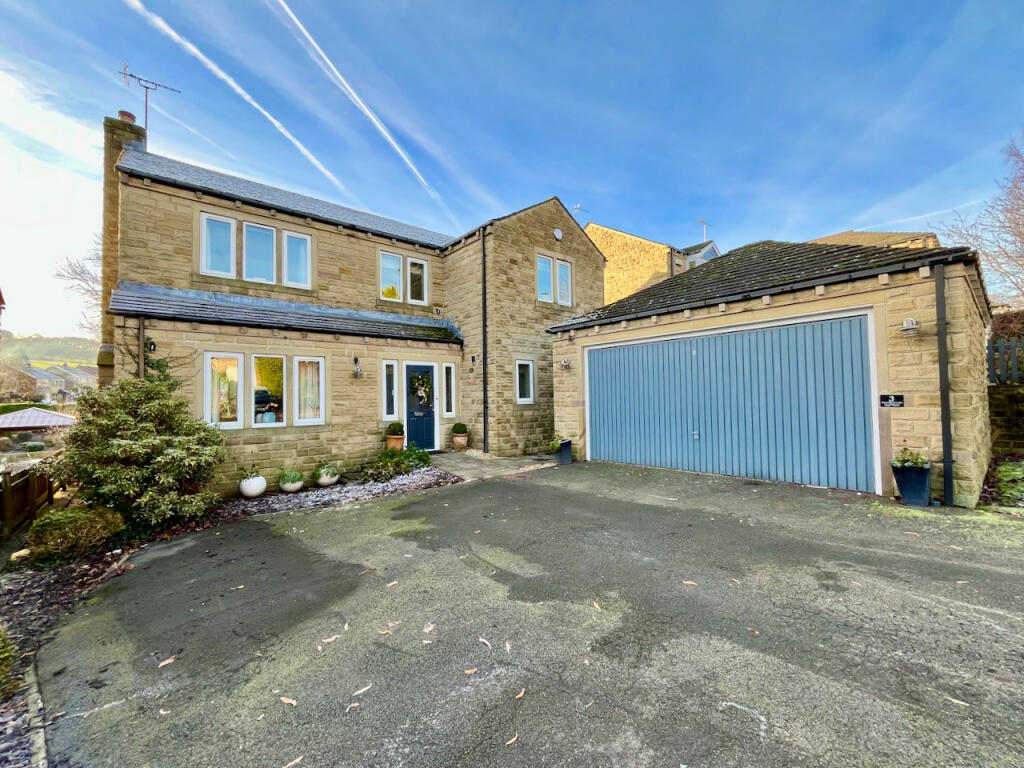 4 bedroom detached house for sale in Mount Pleasant Court, Crane Moor